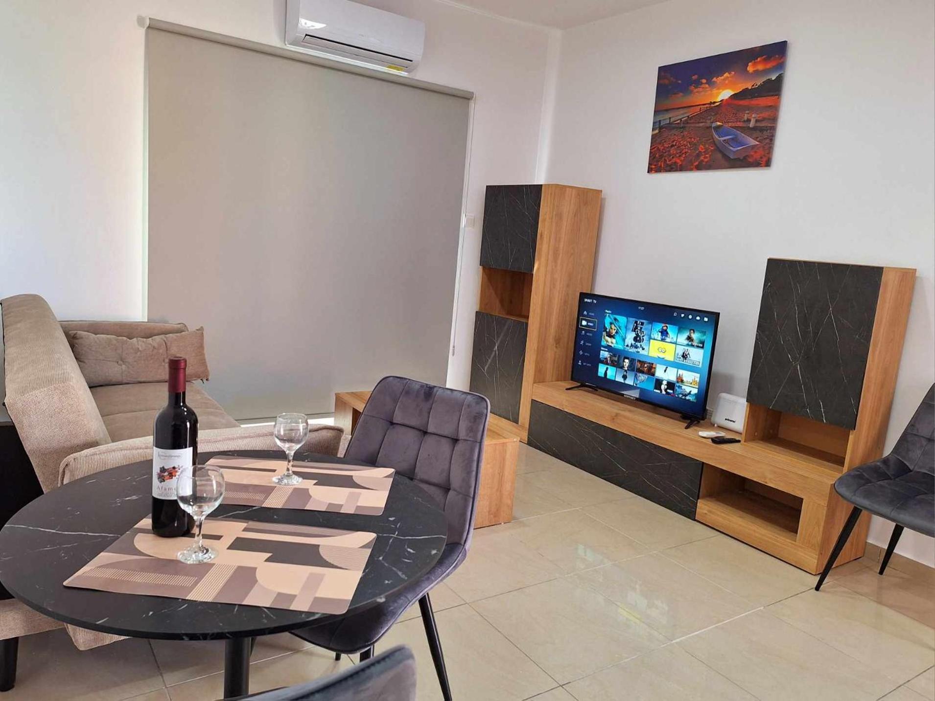 Stylish Apt Kato Paphos Close To Beach & Vibrant Harbor Life Exterior foto